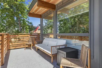 Image de Sisters' Summit - Stunning Mountain Views with Private Hot tub, Sauna & Bbq!