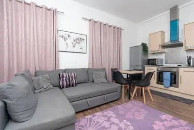 Homely 2-Bed City Centre Lodge