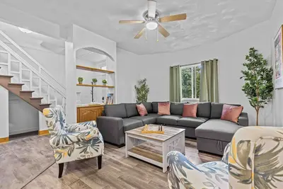 Image de New Luxury & Spacious House in the Heart of Janesville