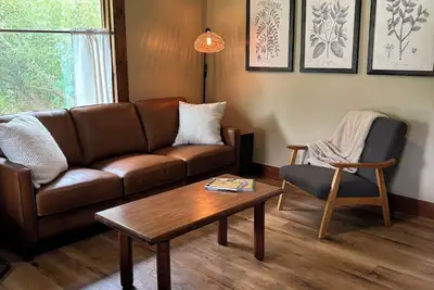 Image de Enjoy your stay at this charming 2-bedroom farmhouse in Ava