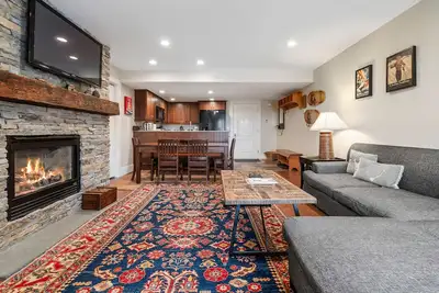 Image de 400 Feet To Lift! Stratton Slopeside Condos at The Landmark!