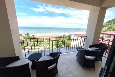 Image de Breathtaking ocean views from every room in this 2-bedroom beachfront condo