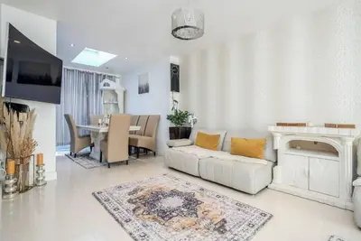 Image de Spacious 4 bedroom House with a Private Garden