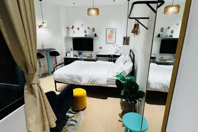 Zy 3. Elegant Studio--Riverside Vibrant D1--Skydeck @ Bitexco nearby