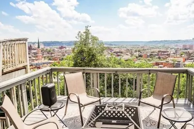 Image de Spacious Home~2 Balconies~City Views~Free Parking