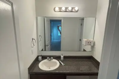 Image de Spacious 4-bedroom house in charming Charlotte with Ac