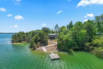 Image de Rustic Lakefront Home w/ Beach!