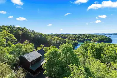 Image de Rustic 3br Cabin Near Lake w/ Hot Tub!