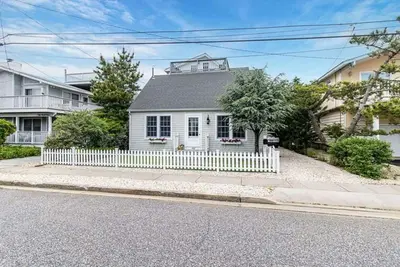 Image de 7th House From Beach! 5br 3fb 3hb Cottage \"Down The Shore\" In Beloved Avalon