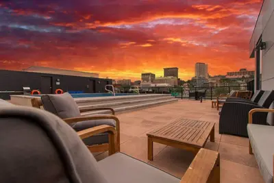 Image de City Center, 2 salle de bain, Ac, Parking, Pool