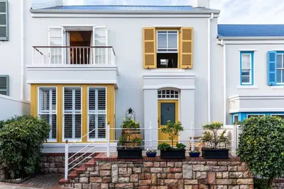 Image de Modern Coastal Townhouse at The Majestic