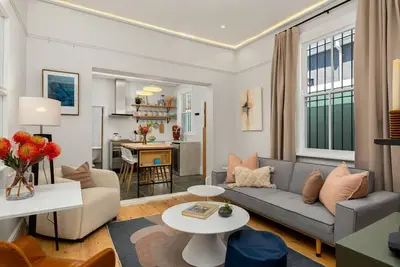 Image de Charming Heritage Home in Trendy Woodstock