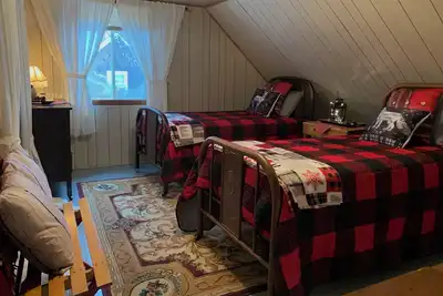 Image de Cozy Cottage on a Lake, mins from Mt Tremblant/Mt Blanc Specials for December.