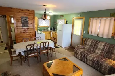 Image de 4th Lake Front Cabin @ Eagle Bay Village