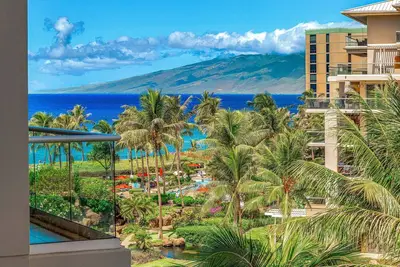 Image de Maui Resort Rentals: Honua Kai Hokulani 540 - Luxurious 1br w/  Partial Ocean & Mountain Views!