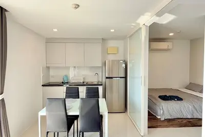 Image de Family 2 bdrm pool view, big balcony, Ac, Wifi and Kitchen
