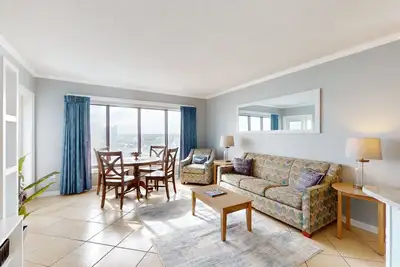 Image de Oceanfront condo with pools, hot tub, private balcony & central Ac