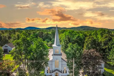 Image de 1826 Conway Renovated Church | 5 Bedroom, Lake Access