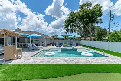 Image de Your Beach Getaway! Putt Putt~Bikes~ Game Room~Bbq