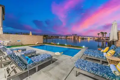 Image de LakeCation: 5-Bedroom Lakefront Fun, Ps5, Foosball, Shuffleboard & Pet Friendly!