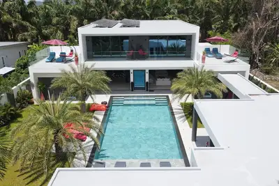 Image de Villa Lahaina - Nouvelle villa moderne de 5 chambres avec piscine à Rawai
