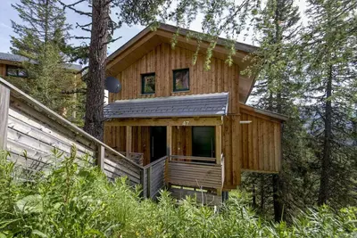 Image de Chalet spacieux avec jacuzzi