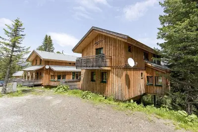 Image de Magnifique chalet avec bain à remous