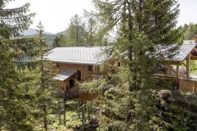 Image de Chalet spacieux avec joli balcon