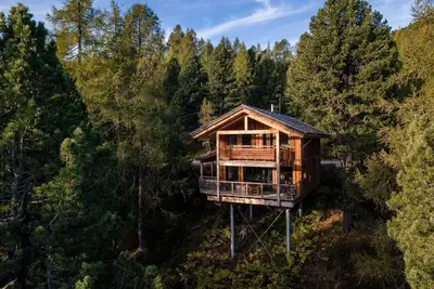 Image de Chalet luxueux avec jacuzzi intérieur