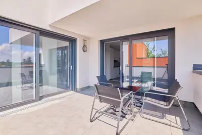 Image de Penthouse apartment in new building with barbecue