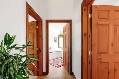 Image de Charming & Rustic Chalet on Lac Marie Louise