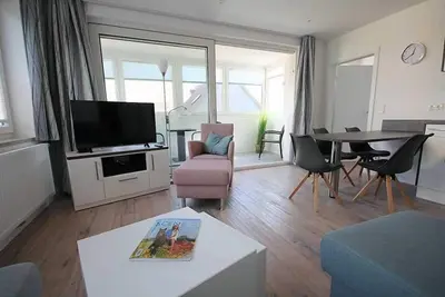 Sea view vacation apartment 3 with its own heated cabin in Haus Seeluft Duhnen