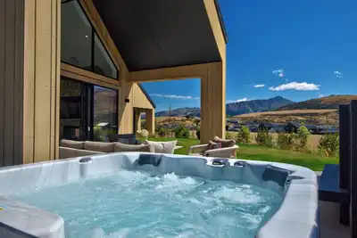 Image de 5 Bedroom property with spa and putting green perfect for families