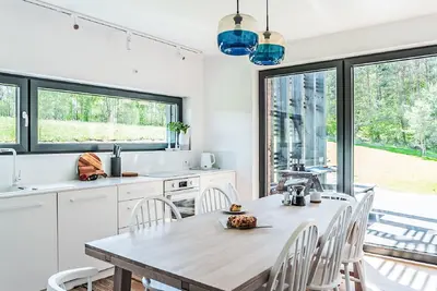 Image de Belle maison de vacances privée pour 8 personnes avec Wifi, patio et parking
