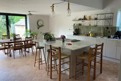 Image de Peaceful open plan bungalow close to centre of beautiful Totnes