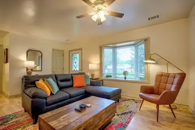 Image de 30 Day Minimum. Entire House, A/C, Washer & Dryer