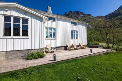 Image de Solbakken house by the fjord Lofoten