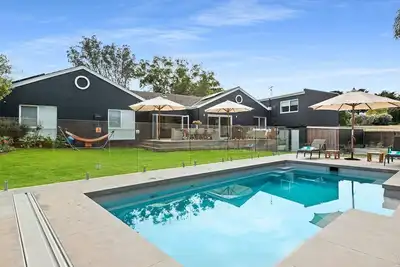 Image de Seafolly. opposite Shelley Beach