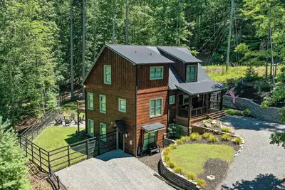 Image de Francis Oaks - Luxurious, Hot Tub, Dog Friendly