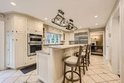 Image de Charming 4-bedroom house with WiFi and Ac. The beach is your backyard!