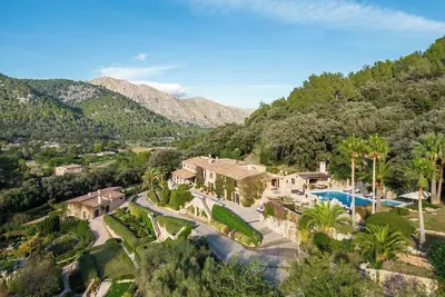 Image de Almond Valley - you have reached your destination