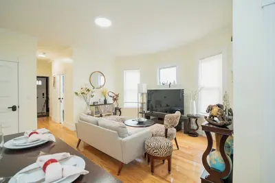 Image de 14a-Cozy and well decorated apartment in awesome Boston