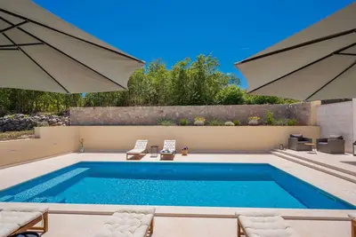 Image de New! Unique Villa Pietra with heated Pool