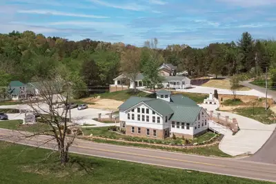 Image de Wildflower Lodge 3  Farmhouse, Dollywood 1. 5 miles. Now open