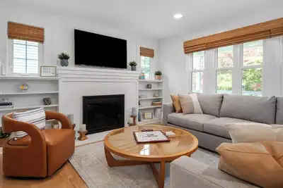 Image de Mins to Dta - King Beds - Parking