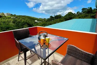 Image de Spacious 1bedroom with pool, garden views, and Ac -1 mile from Cruz Bay
