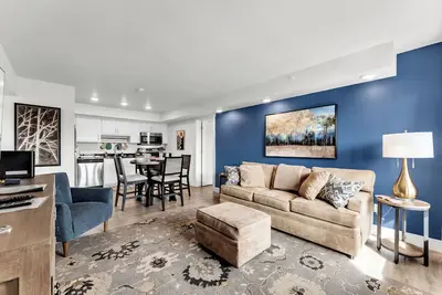 Image de Roark Downtown Branson, Pools, Playground!