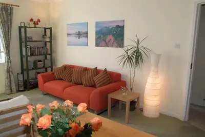 Image de Central 2-Bedroom Apartment with private parking - home from home