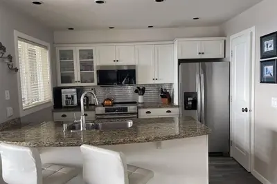 Image de Beautiful Big White condo in Trappers Crossing within steps to Village Centre