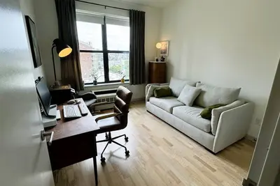 Image de Cozy 2-bed, 2 bath furnished apartment in Greenpoint, Brooklyn with Parking, Gym